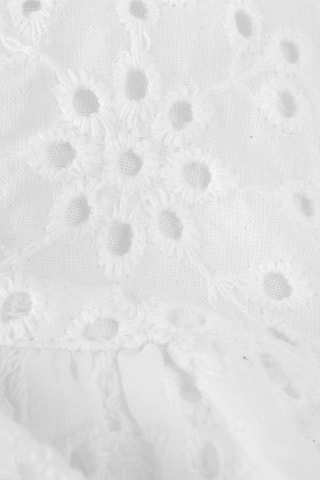 Bobhoedje met Engelse borduursels - Wit