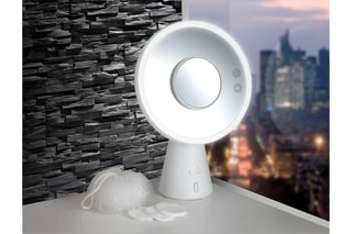 Miroir grossissant LED connecté