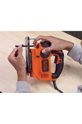 Scie sauteuse pendulaire filaire - 550 W