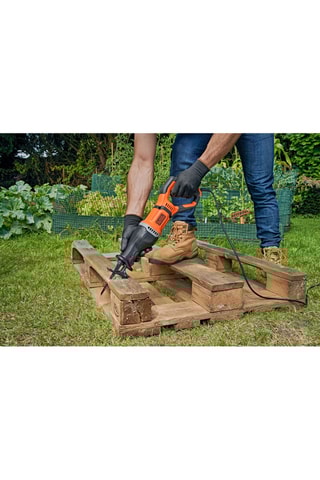 Scie sabre filaire - 750 W - Coffret de rangement