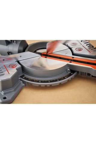 Scie à onglet filaire - 1500 W