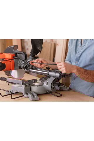Scie à onglets filaire - 1600 W
