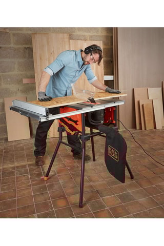 Scie sur table filaire - 1800 W