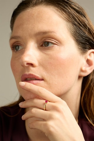 Anello - Oro giallo 18 kt e rubino