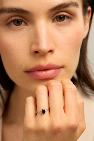 Anello - Oro giallo 18 kt, zaffiro e diamanti