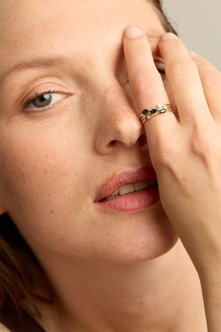 Anello - Oro giallo 18 kt, diamanti e zaffiri