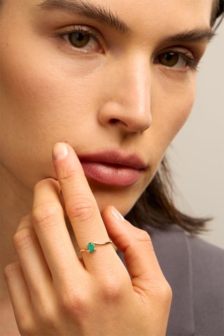 Anello - Oro giallo 18 kt e smeraldo