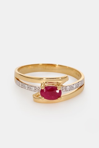 Anello - Oro giallo 18 kt, rubino e diamanti