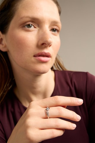 Anello - Oro bianco 18 kt e topazio