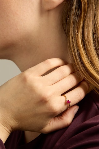 Anello - Oro giallo 18 kt e rubino