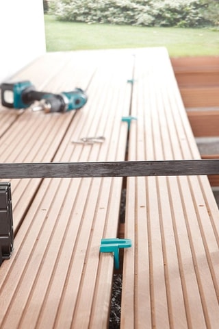 Serre-joint une main pour pose de terrasse en bois Wolfcraft