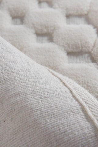 2 tapetes de banho Bambi - Cru 
50 x 60 cm e 60 x 100 cm