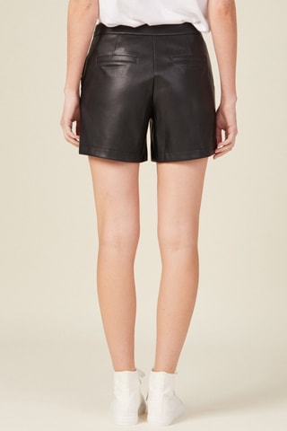 Calções direitos imitação de couro  - Preto