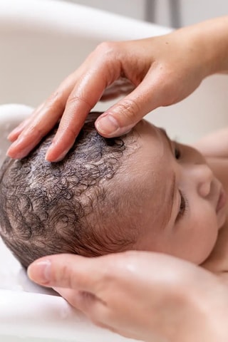 Shampoing 2-en-1 bio Alphanova bébé - Cuir chevelu sensible - 200 ml