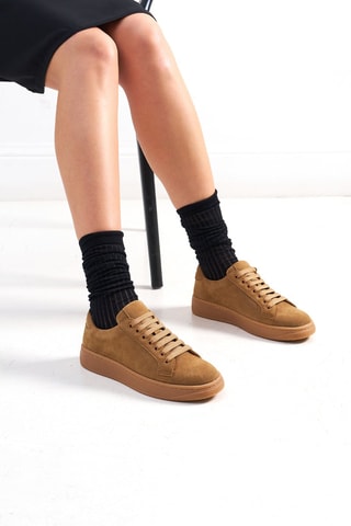 Sapatilhas em nobuck - Castanho - Castanho