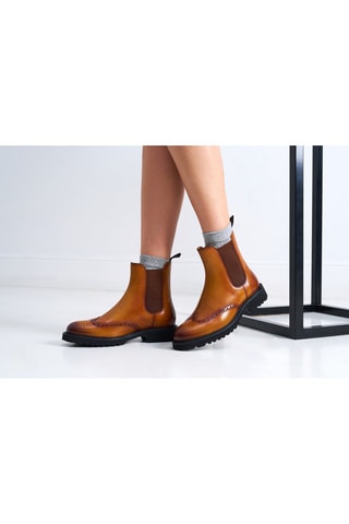 Botins Chelsea regular em couro - Camel - Castanho