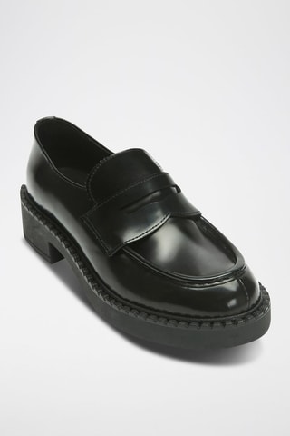 Mocassins com plataforma regular em couro - Preto - Preto