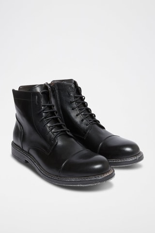 Botins em couro 
Preto - Preto