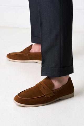 Mocassins em couro Regular - Castanho