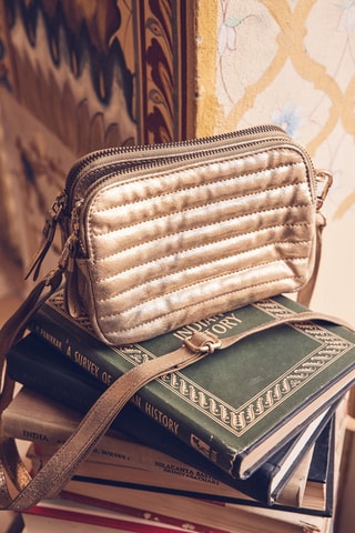 Mala a tiracolo em raspa de couro - Dourado