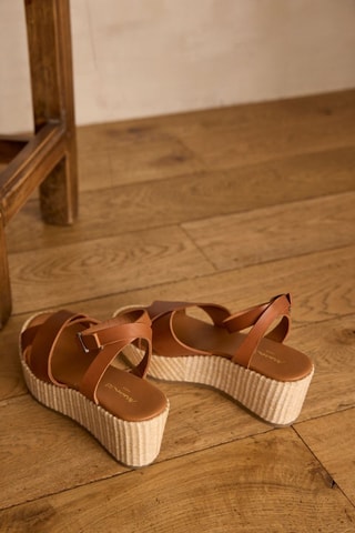 Sandalias de piel de cuña - Camel