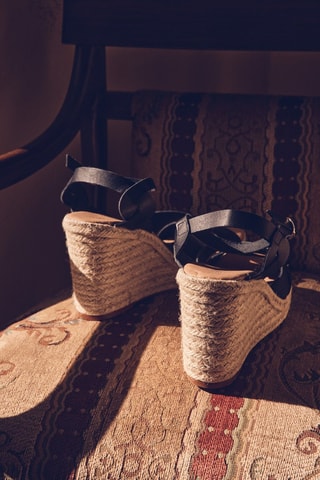 Sandalias de piel de cuña - Negro