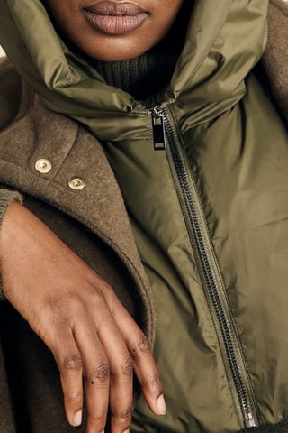 Pechera con capucha - Caqui