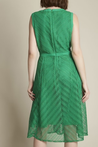 Vestido trapecio con bordado inglés - Verde esmeralda