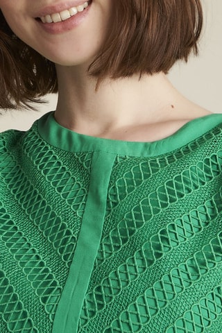 Vestido trapecio con bordado inglés - Verde esmeralda