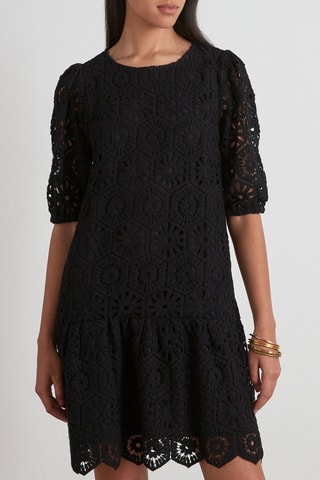 Vestido trapecio de guipur - Negro