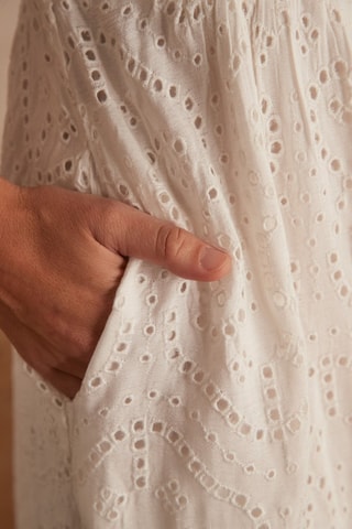 Vestido midi em bordado inglês - Branco