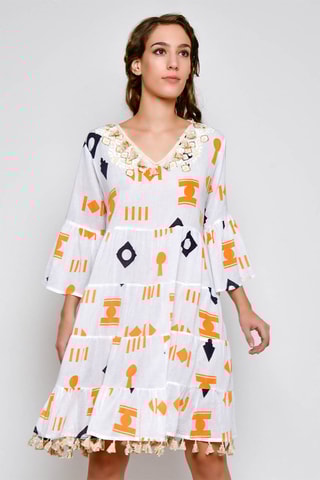 Vestido com folhos 
Branco - 