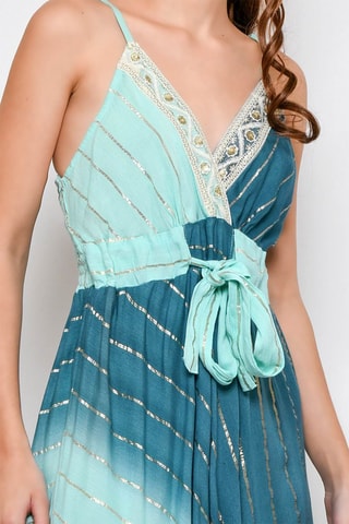 Vestido com folhos 
Azul - 