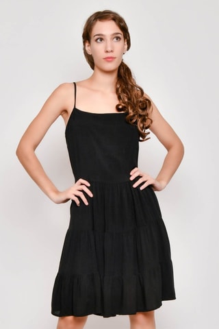 Vestido com folhos 
Preto - 