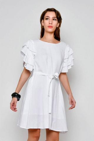 Vestido com folhos 
Branco - 