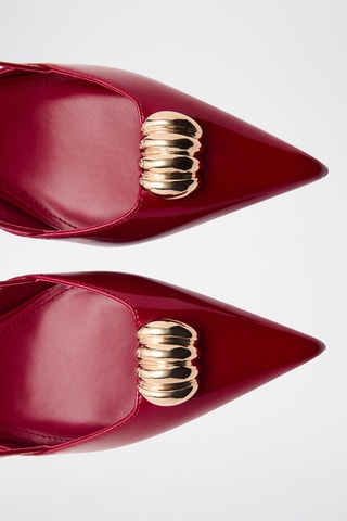 Chaussures à talon détail métallique - Rouge