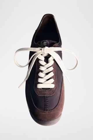 Baskets empiècements en daim à rayures contrastées - Chocolat