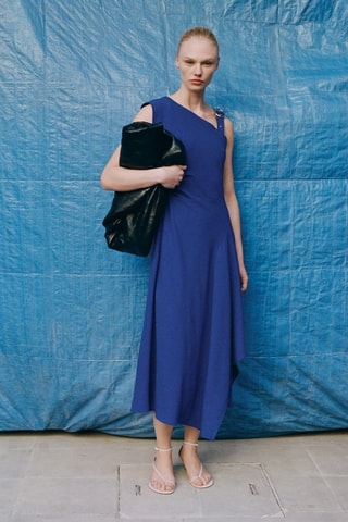 Robe asymétrique à bretelles et boucle - Bleu