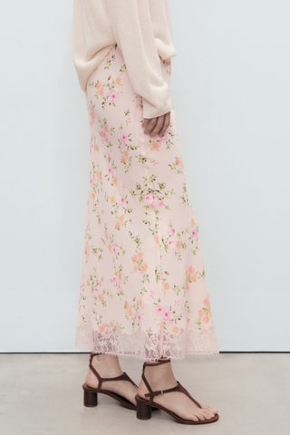 Jupe fleurie avec détail en dentelle - Rose pastel