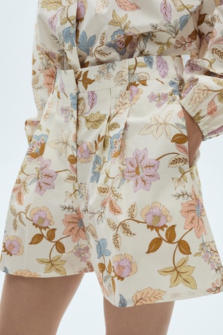 Short fleuri pinces - Ecru