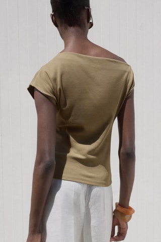 Top algodón cuello asimétrico - Caqui