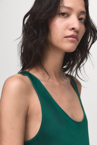 Robe satinée col plongeant - Vert