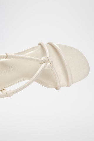 Sandales à talons - Ecru