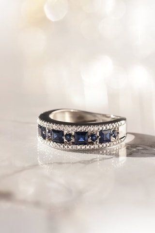 Anel Surat Ouro branco, diamantes e safira