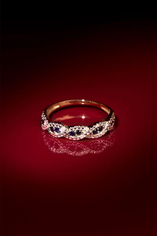 Anel Saly Ouro amarelo, diamantes e safira