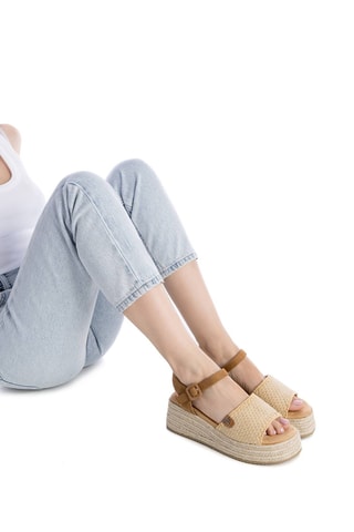 Sandalen met Sleehak - Beige