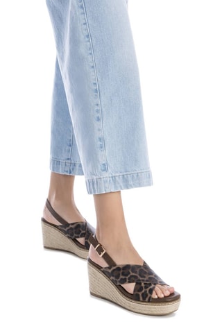 Sandalen met Sleehak - Taupe