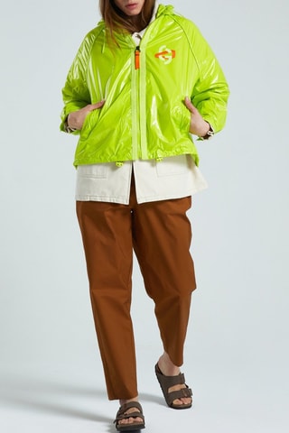 Cortavientos con capucha Olivia - Lima