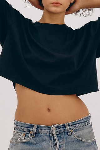 T-shirt cropped em algodão biológico - Preto