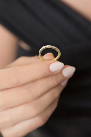 Bague dorée à l’or fin jaune Zircons